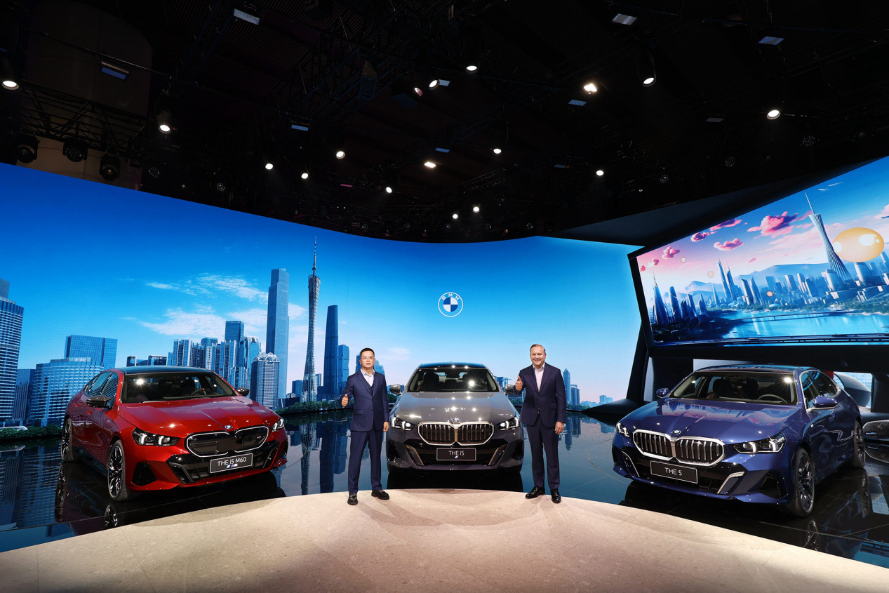 油电齐发，全新BMW 5系长轴距版强势登陆