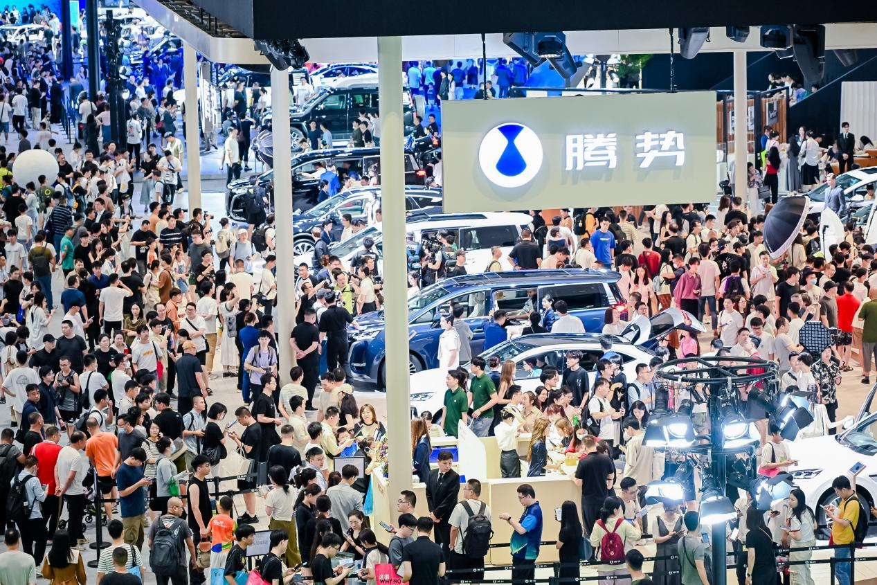 国产GT车型腾势Z9GT亮相粤港澳大湾区车展