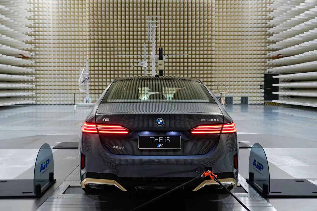 绿色还豪华 纯电动BMW i5获得中国绿色汽车评价规程全五星评价
