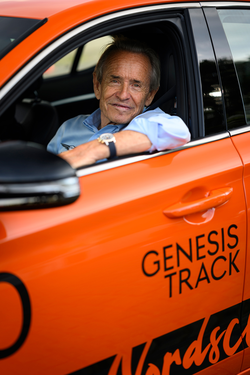 配图7：捷尼赛思品牌挚友、传奇车手Jacky Ickx.jpg