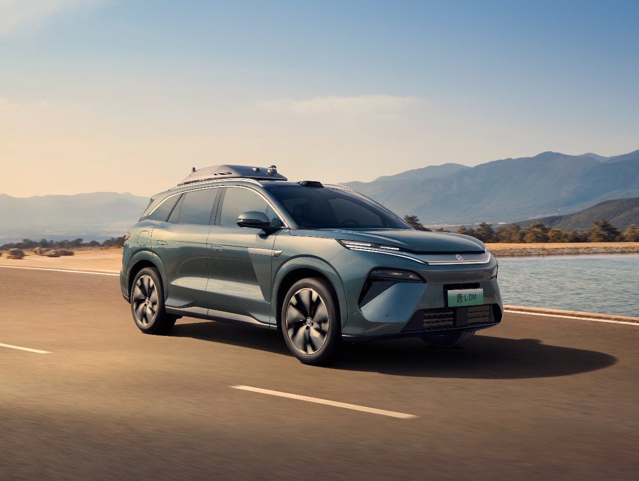 大家庭的第一台旗舰SUV，比亚迪唐L以划时代技术重塑20-30万级SUV标杆