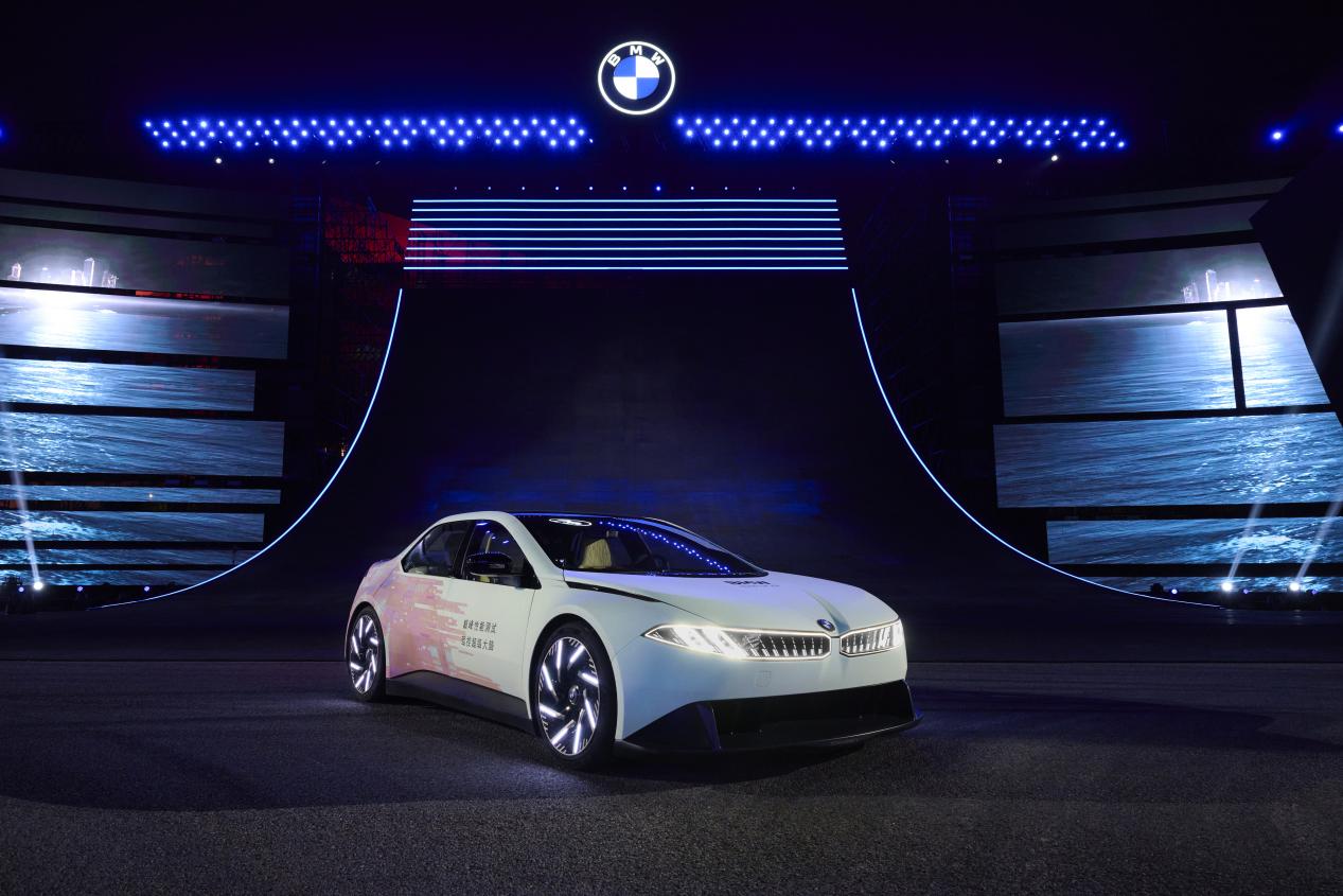 18000牛·米的宝马有多震撼？BMW新世代驾趣概念车来了