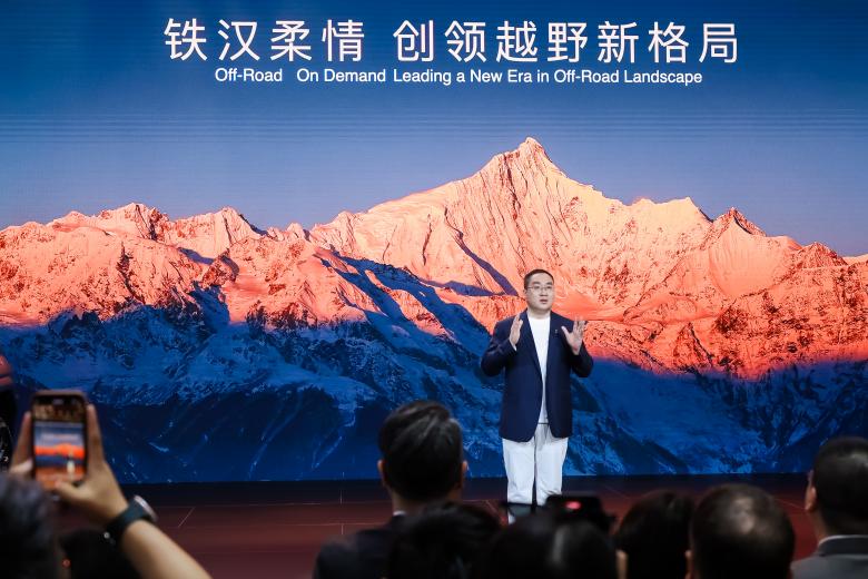 中式豪华越野崛起，长城自研V8发动机震撼登场上海车展