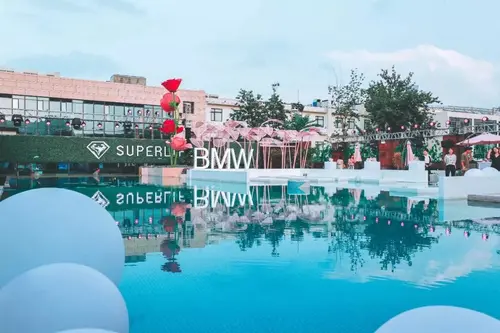 我冲着BMW轿跑的美而来，却被Bimmer的热情所感动