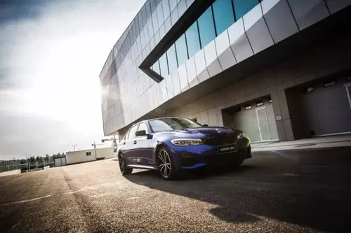 全新BMW 3系告诉你，什么才叫真正的驾驶者之车