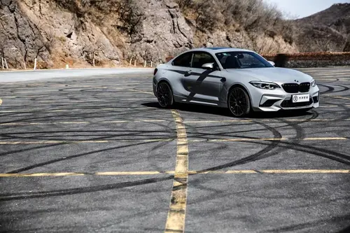 “跑·山”的仪式感——无需多言，M2雷霆版就是为山道而生