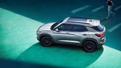 集力量造型、精准操控、智能科技于一身，新锐SUV创界新潮上市