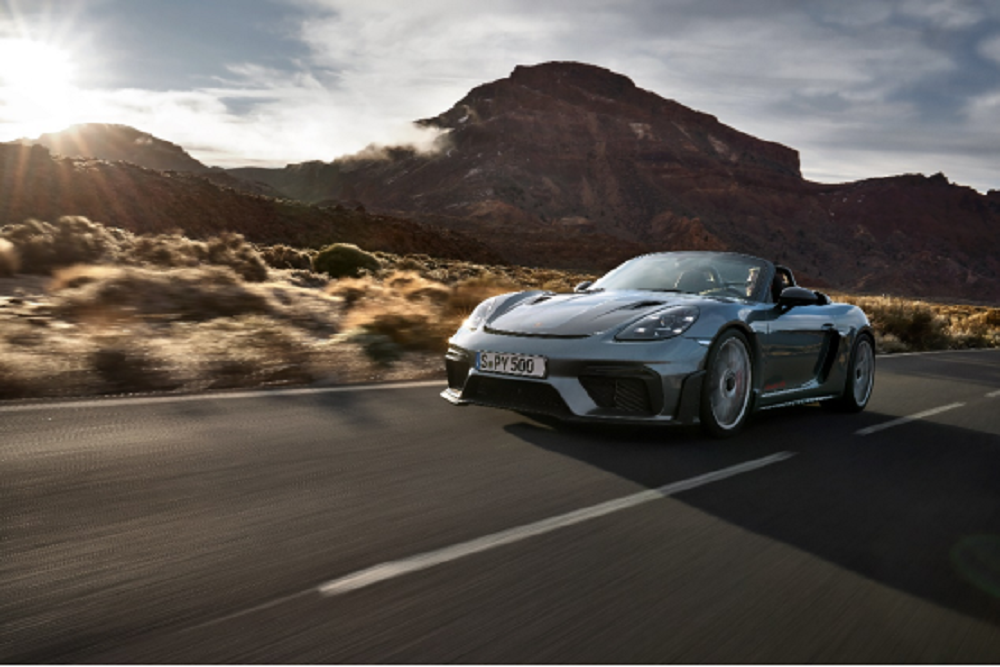 中置发动机跑车的巅峰之作：保时捷718 Spyder RS启动预售