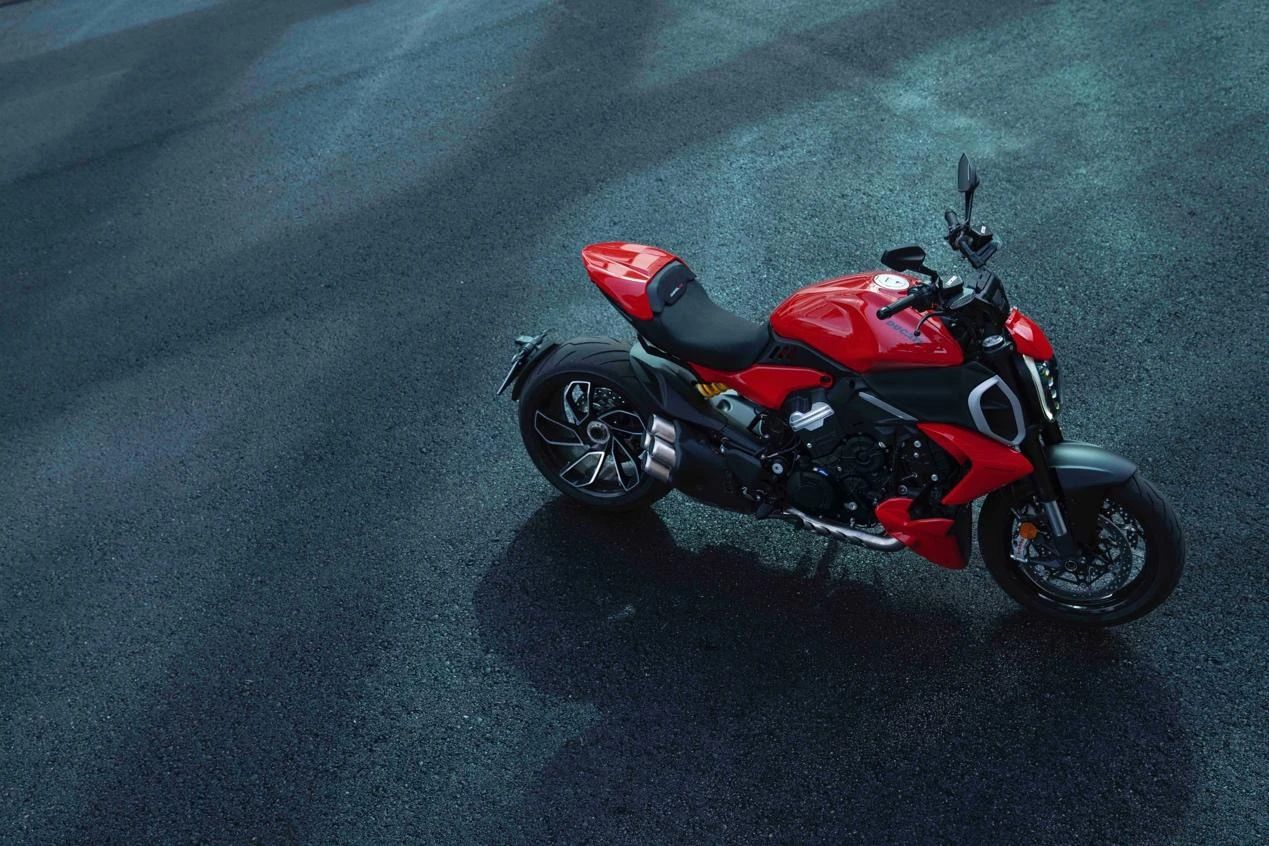 擎空出击 天生主角 全新杜卡迪大魔鬼Diavel V4 即将正式上市